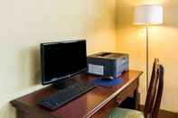 Functional Hall Quality Inn Manassas