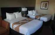 Bedroom 7 Quality Inn Phoenix Airport