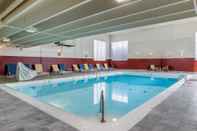 Swimming Pool Cburg Inn and Suites