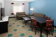 Common Space Cburg Inn and Suites