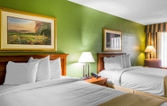 Phòng ngủ 3 Quality Inn & Suites