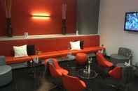 Quầy bar, cafe và phòng lounge Wyndham Garden Düsseldorf City Centre Königsallee