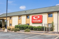 Exterior Econo Lodge Inn & Suites Matthews - Charlotte