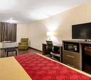 Bedroom 5 Econo Lodge Inn & Suites Matthews - Charlotte