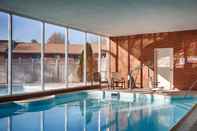 Swimming Pool Best Western Plus Inn at Hunt Ridge