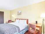 Bedroom 5 Days Inn by Wyndham Athens