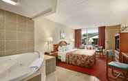 Kamar Tidur 6 Days Inn by Wyndham Butler Conference Center