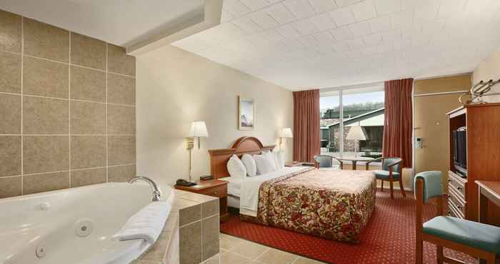 Bilik Tidur Days Inn by Wyndham Butler Conference Center