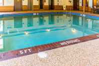 Swimming Pool Comfort Inn West