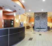 Lobby 2 Comfort Inn & Suites Statesville - Mooresville