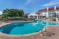 Swimming Pool The Inn at Apple Valley, Ascend Hotel Collection