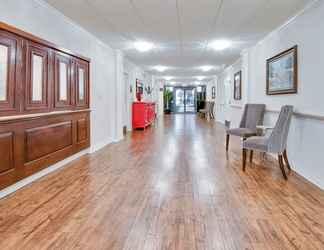 Lobby 2 Ramada by Wyndham Metairie New Orleans Airport