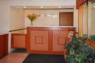 Lobby Econo Lodge Traverse City