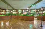 Lobby 4 Ramada by Wyndham Indiana