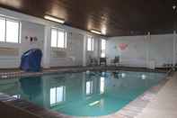 Swimming Pool Victorian Inn & Suites