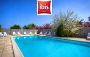 Kolam Renang 2 ibis Saint Nazaire Trignac