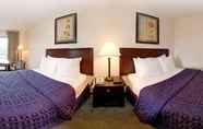 Bedroom 4 Comfort Suites