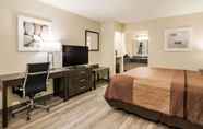 Bedroom 6 Quality Inn & Suites Dallas - Cityplace