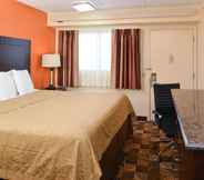 Phòng ngủ 6 Americas Best Value Inn Pittsburgh Airport