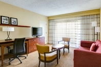 Common Space Courtyard by Marriott Baltimore Hunt Valley