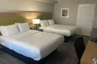 Bedroom Country Inn & Suites by Radisson, Vallejo Napa Valley, CA