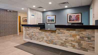 Lobi 4 Best Western of Lake George