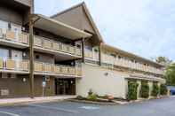 Exterior Days Inn by Wyndham Harrisburg North