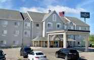 Exterior 2 Country Inn & Suites by Radisson, Owatonna, MN