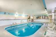 Swimming Pool Econo Lodge Princeton