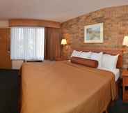 Bedroom 5 Days Inn by Wyndham Batesville AR