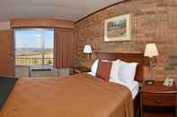 Bedroom Days Inn by Wyndham Batesville AR