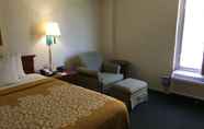 Bedroom 7 Days Inn by Wyndham Fort Pierce Midtown