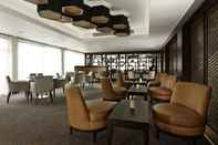 Bar, Cafe and Lounge DoubleTree by Hilton London - Ealing Hotel