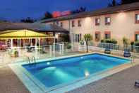 Swimming Pool Hôtel ibis Montauban