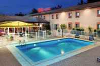 Swimming Pool Hôtel ibis Montauban