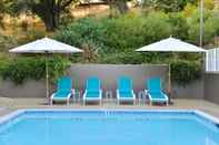 Swimming Pool Best Western Plus Novato Oaks Inn