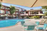 Swimming Pool Best Western Plus Humboldt House Inn