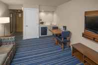 Ruang untuk Umum Days Hotel by Wyndham Allentown Airport / Lehigh Valley