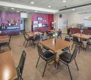Nhà hàng 2 Days Hotel by Wyndham Allentown Airport / Lehigh Valley