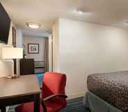 Phòng ngủ 6 Days Hotel by Wyndham Allentown Airport / Lehigh Valley