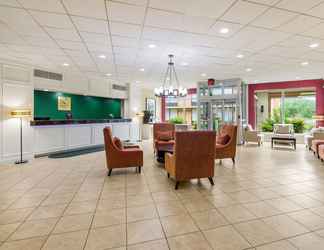 Sảnh chờ 2 Quality Inn Roanoke Airport