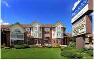 Bangunan 2 Travelodge by Wyndham Niagara Falls Lundys Lane