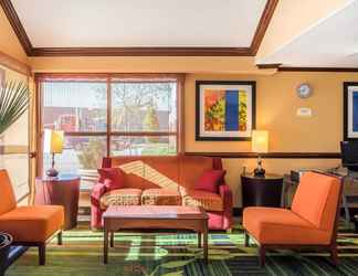 Lobi 2 Quality Inn Spring Valley - Nanuet