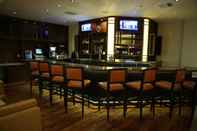 Bar, Kafe, dan Lounge Marriott Riverside at the Convention Center