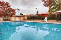 Swimming Pool Best Western Petaluma Inn