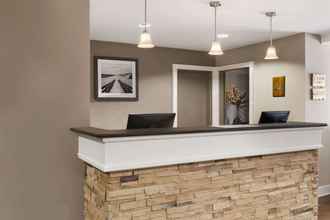 Lobby 4 Travelodge Suites by Wyndham Saint John