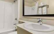 In-room Bathroom 2 Travelodge Suites by Wyndham Saint John