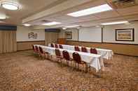 Functional Hall Best Western West Towne Suites