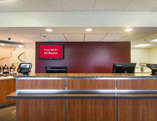 Lobby 2 Red Roof Inn Madison, WI