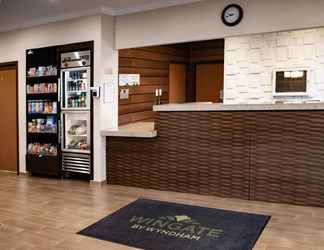 Lobby 2 SureStay Plus Hotel by Best Western Minot